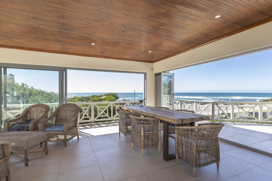 6 Bedroom Property for Sale in West Beach Eastern Cape